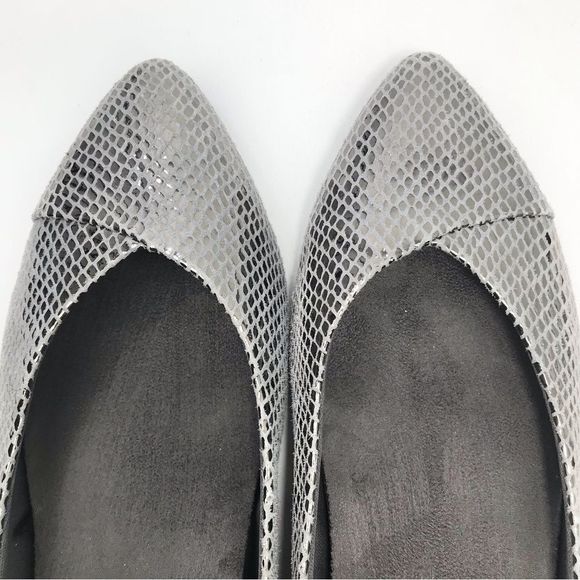 VIONIC Caballo Silver Faux Snake Orthotic Arch Support Pointed Toe Flats - Picture 7 of 9